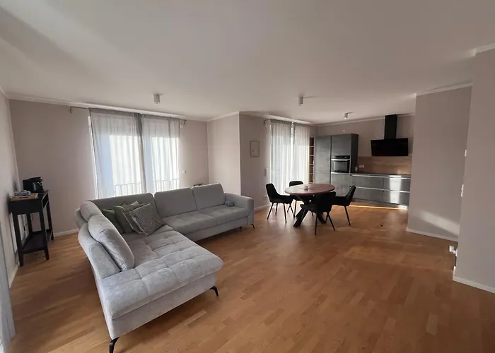 Penthouse Supreme Hu Apartment